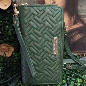 Isaac Mizrahi Green Quilted Wristlet with Gold Accents